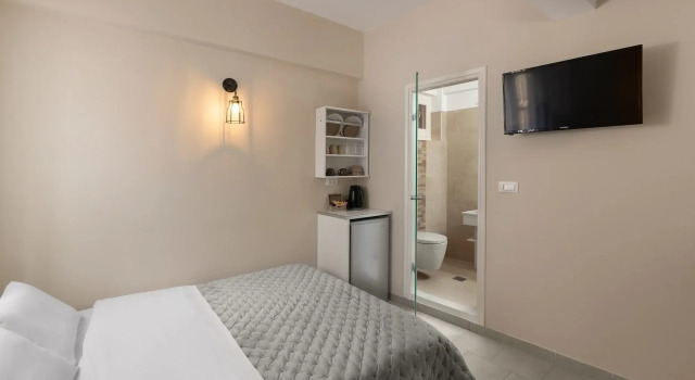 Maravelias Rooms