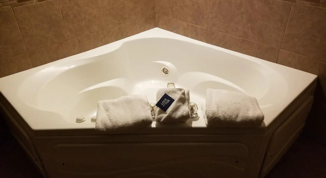 Двухместный люкс AmericInn by Wyndham Mankato Event Center near MSU