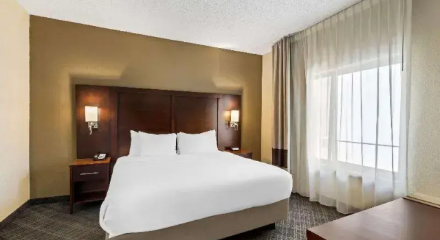 Двухместный люкс с балконом Comfort Inn Roswell-Dunwoody