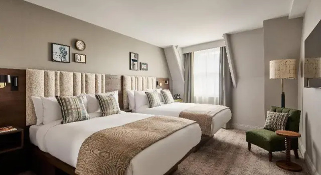 Четырёхместный номер Premium Hotel Indigo Leeds by IHG