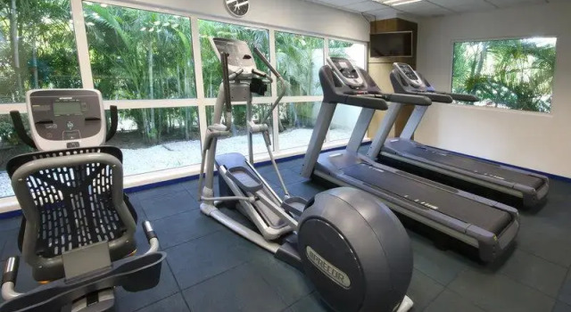 Кровать в общем номере Holiday Inn Acapulco La Isla by IHG