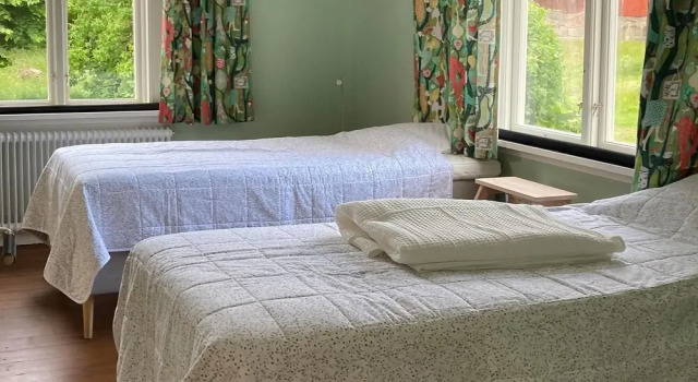 Nice Home in Hamburgsund With 5 Bedrooms and Wifi, Book Hotel  