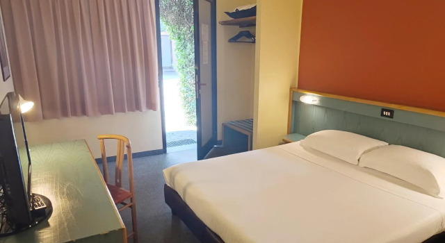 Двухместный номер Economy Stay Hotel