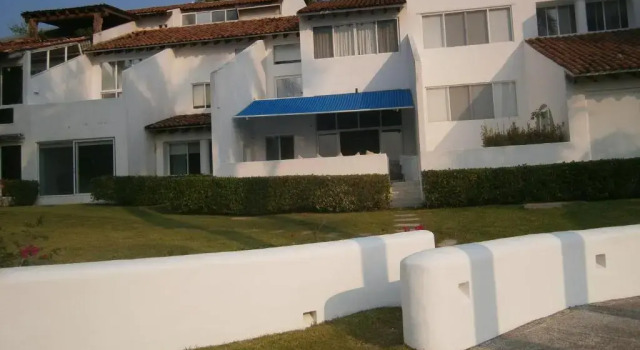 Villa Marina Porto Ixtapa in the Private Yacht Club, Забронировать Вилла Отели Ixtapa-Zihuatanejo с бассейном, Бассейн