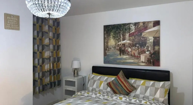Holland Drive 2 Bedroom Flat (Adults Only), Забронировать Апартаменты/квартира Отели Абердина с парковкой, рядом с St Mary's Cathedral, Парковка