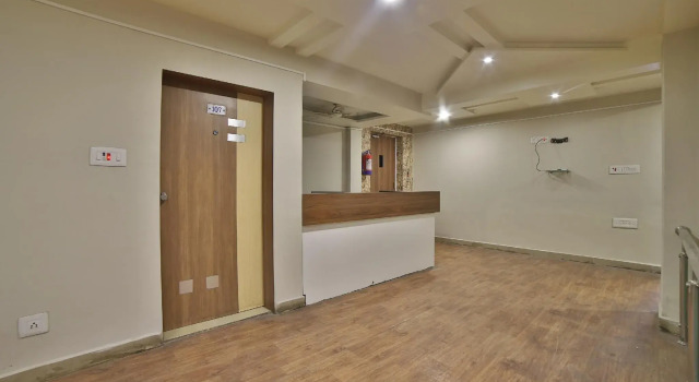 OYO 41929 Hotel Loyal Residency