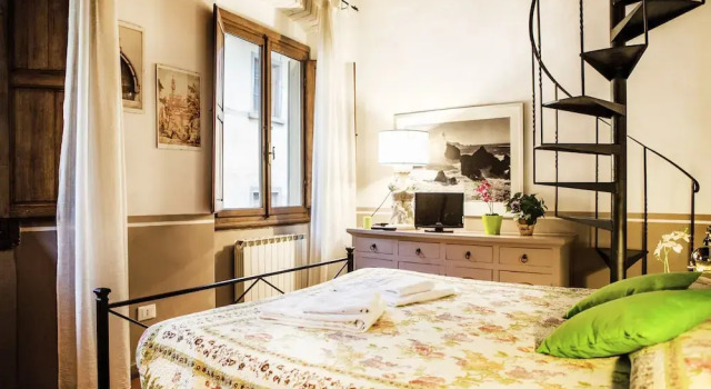 Vasari Florence Apartment - Near SMN Station, Забронировать Апартаменты/квартира Апартаменты Флоренции, рядом с Дворец Ручеллаи, Апартаменты/квартира
