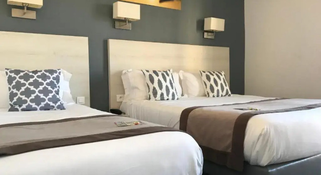 Трёхместный номер Standard с видом на море Le Regina Hôtel et restaurant Canet-plage