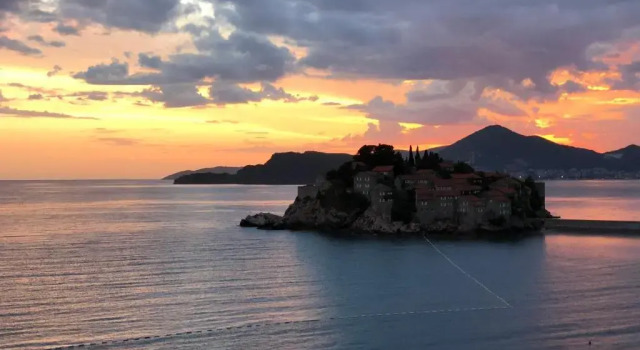 Апартаменты Sveti Stefan Beach Apartment