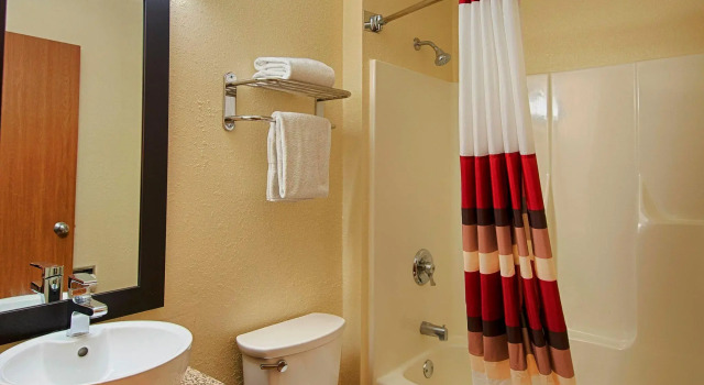 Двухместный номер Standard Red Roof Inn PLUS+ & Suites Malone