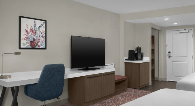 Четырёхместный номер Standard Hilton Garden Inn Philadelphia-Fort Washington