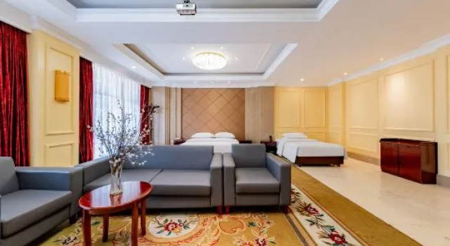 Люкс Aershan Alvarez Hotel (Aershan Tourist Resort Train Station)