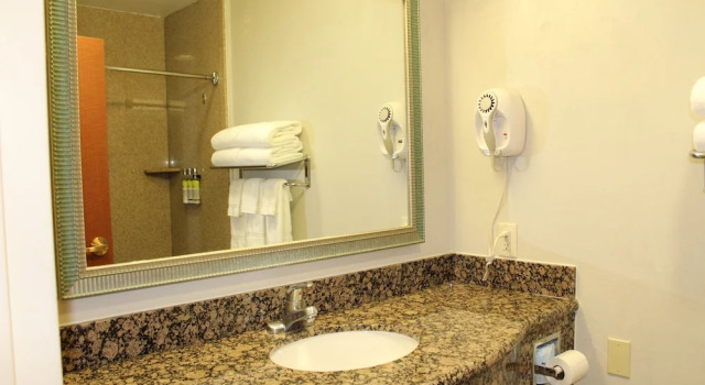 Люкс c 1 комнатой Holiday Inn Express Hotel & Suites Tucson Mall by IHG