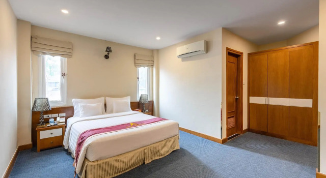 Номер Superior A25 Premium Hotel - 23 Quán Thánh