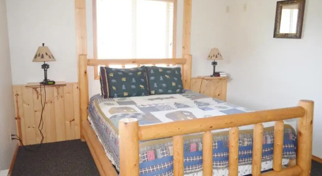 Коттедж c 1 комнатой с красивым видом из окна Sleepy J Cabins