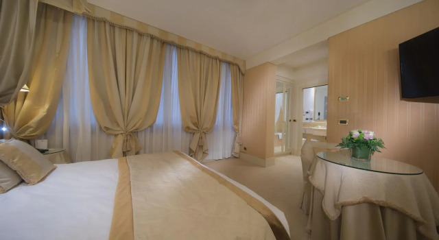 Двухместный полулюкс Hotel A La Commedia