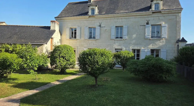 Au Pied Du Lavoir, Rezerwuj Bed and Breakfast Gennes-Val-de-Loire 