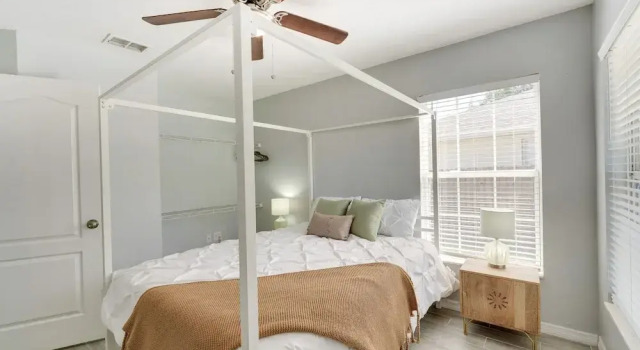 Коттедж Inviting Home w/ Lanai & Pool in Kissimmee!