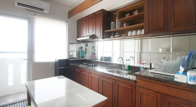Студия Executive Apartemen Green Pramuka City by Aparian
