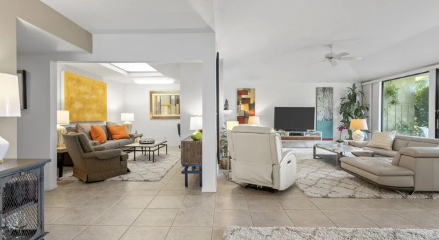 Modern Sunrise 3 Bedroom Home by Redawning