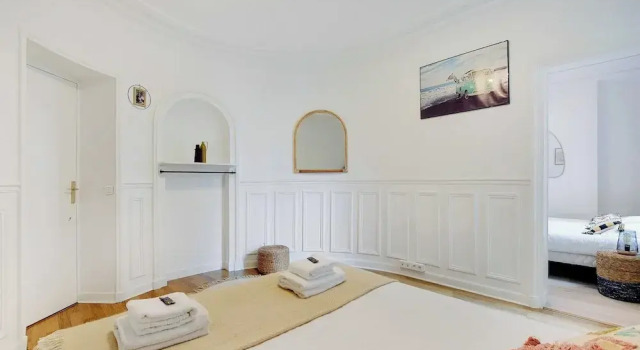 Chic Apartment - 3br/10p - Gare de L'est/republique, Забронировать Апартаменты/квартира Париж Иль-де-Франс, рядом с Станция метро Rambuteau