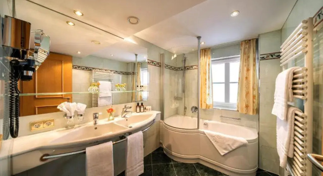 Номер Deluxe Hotel Tannbergerhof im Zentrum von Lech