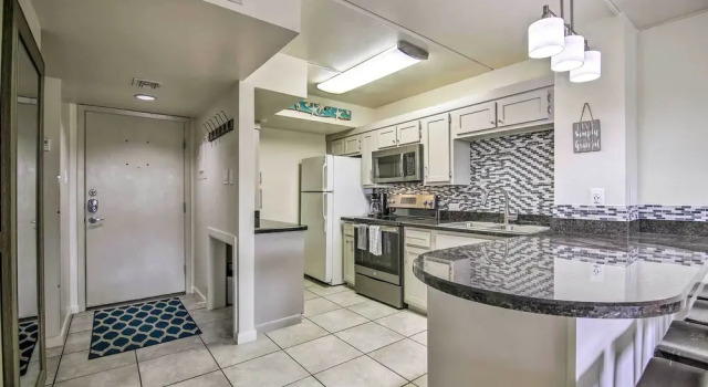 Steps to Beach: Beach Haven w/ Shared Amenities, Buchen Sie Ferienwohnung Padre Island USA