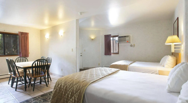 Glenwood Springs Cedar Lodge, Забронировать Отель Гленвуд-Спрингс Колорадо, рядом с Valley View Hospital