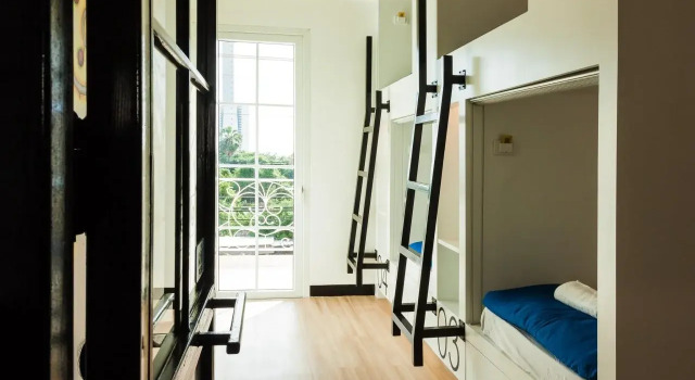 Travel Light Hostel Pattaya, Забронировать Хостел Хостелы Южной Паттайя, рядом с Пляж Иньом, Хостел
