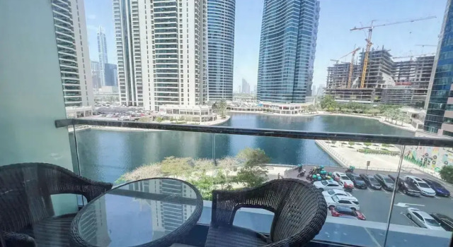 Yogi - Chic Studio with City Views in Goldcrest Views, Забронировать Апартаменты/квартира Дубай Эмират Дубай, рядом с Остановка трамвая Marina Towers