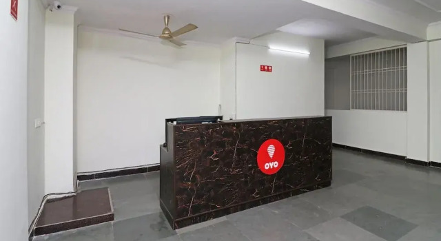 OYO 10172 Dhruv Residency, Забронировать Отель Нойда штат Уттар-Прадеш