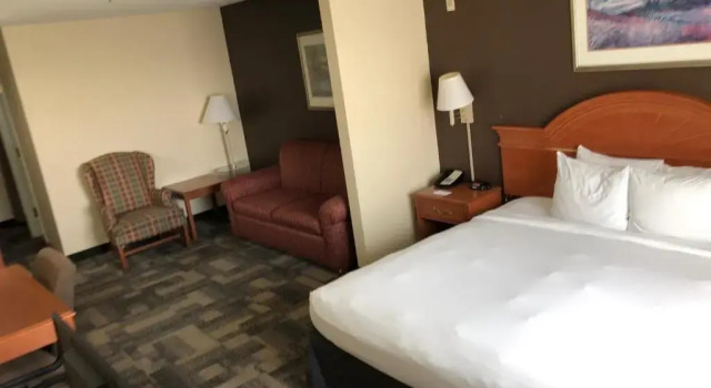 Люкс Country Inn & Suites by Radisson, Chicago OHare South, IL