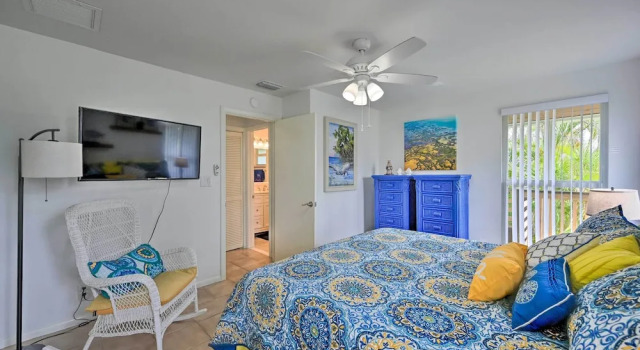 Коттедж с 3 комнатами Everglades Getaway w/ Deck & Water Views