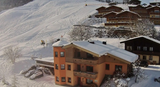Luxurious Holiday Home in Saalbach-Hinterglemm with Sauna