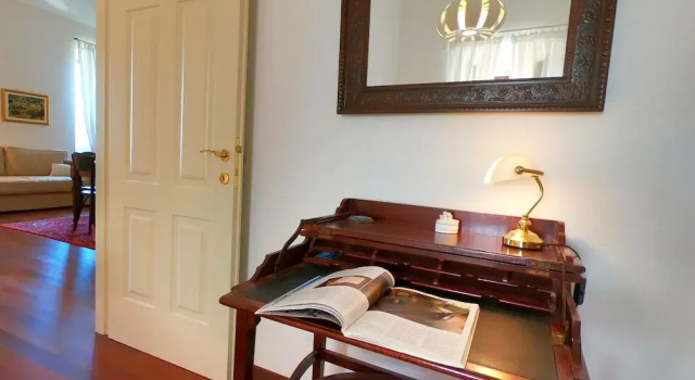 Novak Bonaparte Apartment, Prenota Appartamento Città di Lesina 