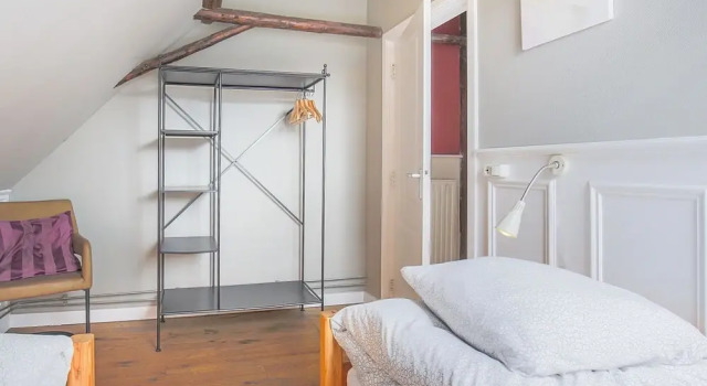 Well Maintained Holiday Home in Old Dutch Haubarg Farmhouse near Egmond aan Zee, Забронировать Отель Отели Норда 3 звезды, 3*