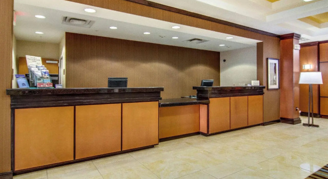 Fairfield Inn & Suites Palm Coast I-95, Забронировать Отель Палм-Кост штат Флорида, рядом с Let's Play Indoor Playground