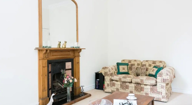 Traditional, Warm 1BR Flat in Maida Vale