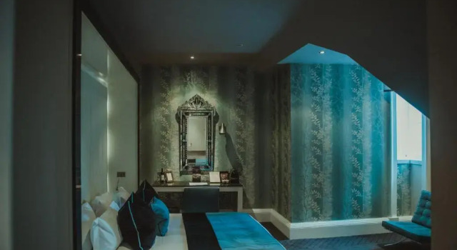 Полулюкс The Rutland Hotel & Apartments