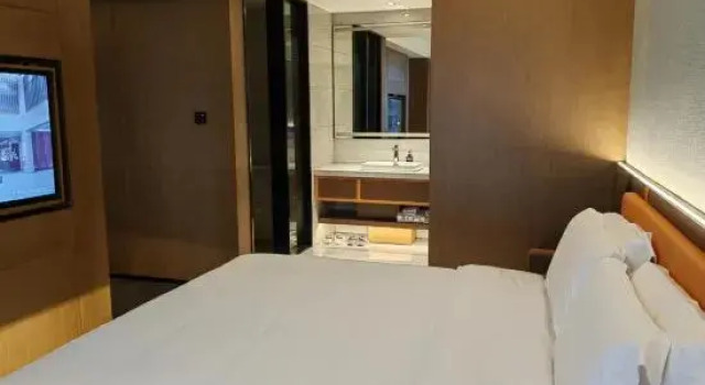 Люкс Deluxe Wuhan Lanjing Hotel (Sports Center Dongfeng Company Subway Station)