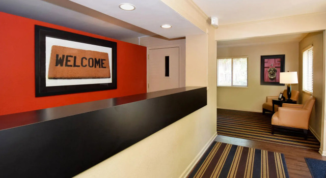 Extended Stay America - Jackson - Ridgeland, Varaa Hotelli Hotellit New England uima-altaalla, Uima-allas