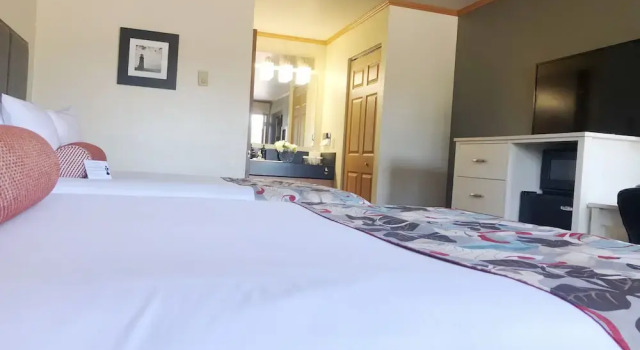 River House Inn, a Baymont by Wyndham