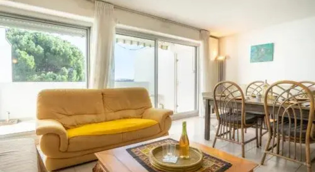 Apartment Les Patios de Salonique, Book Apartment Hotels in Camargue with a Pool, Swimming Pool