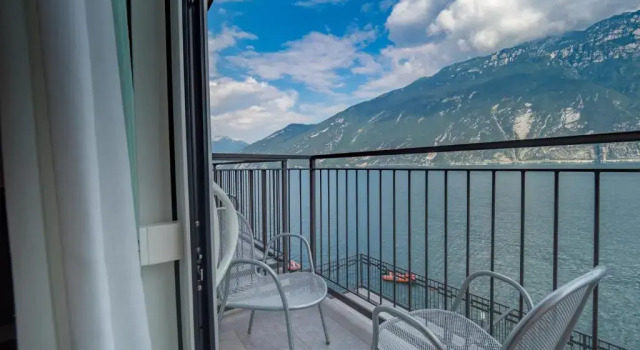 Двухместный номер Standard с балконом и с видом на озеро Hotel Capo Reamol