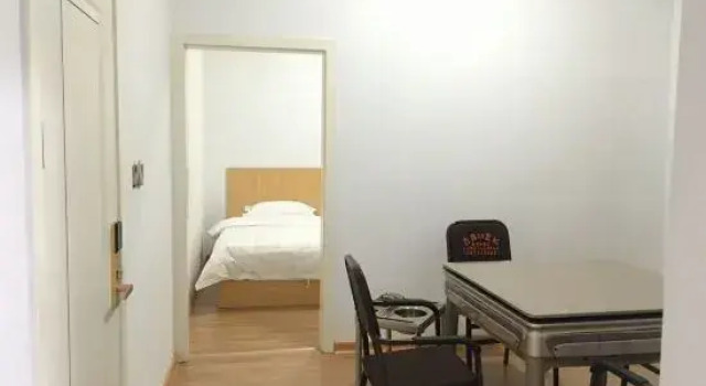 Люкс Jishou Huatu Homestay (Jishou University South Gate)