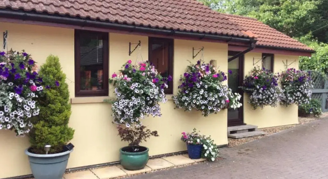 The Mendip is on cheddar bridge park, Buchen Sie Hotel Cheddar 