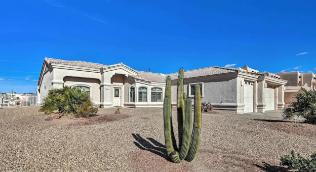 Коттедж Cozy Lake Havasu House w/ Views - 1 Mi to Water!