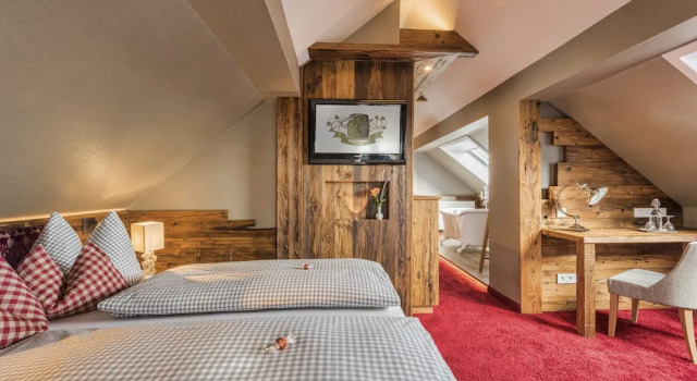 Люкс Premium c 1 комнатой Hotel Schäfflerwirt