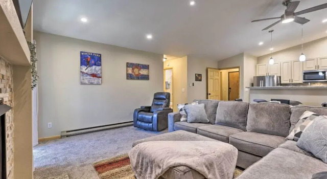 Cozy Winter Park Condo, Walk to Ski Shuttle!