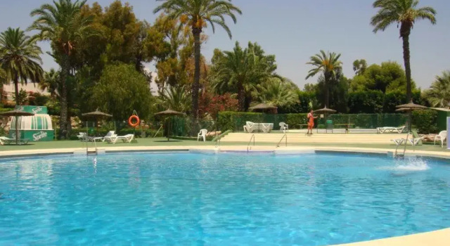 Коттедж 1 de 17 CASA CON JARDÍN PRIVADO A 200m DE LA PLAYA.